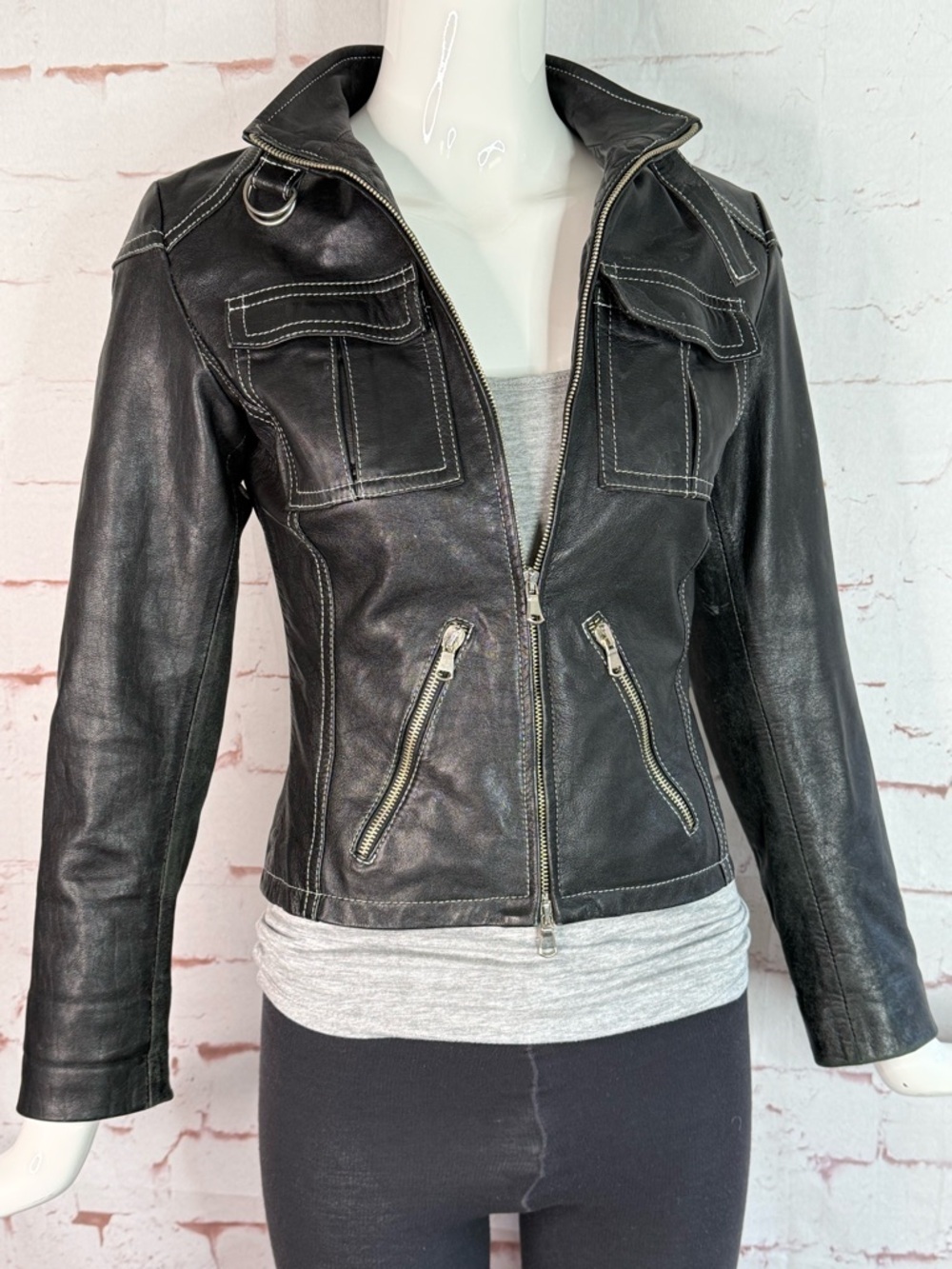 CARLO Moto Small Label EU Size 42 Jacket Black Leather White Stitching Juniors